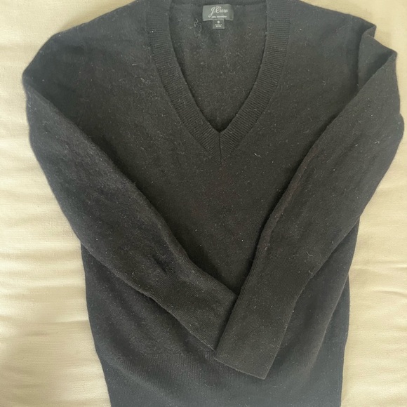 J. Crew Women’s Black V-Neck Fitted Cashmere Sweater - Picture 2 of 3